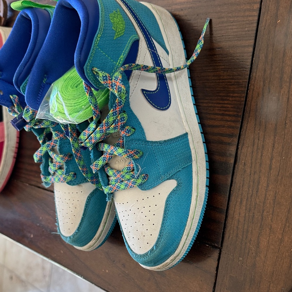 Jordan Kids Sneakers in Blue and White